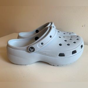 NEW Crocs Women’s 8 Classic Platform Clog